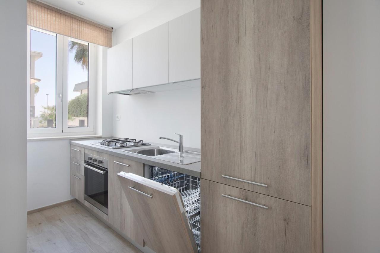 Italianway - Cristoforo Colombo 12 Appartement San Bartolomeo Al Mare Buitenkant foto